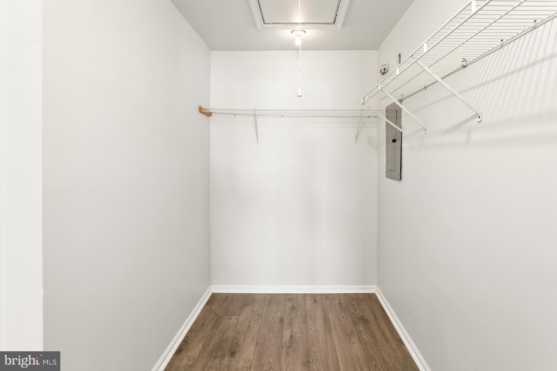 VILLAGE SHIRES - Residential