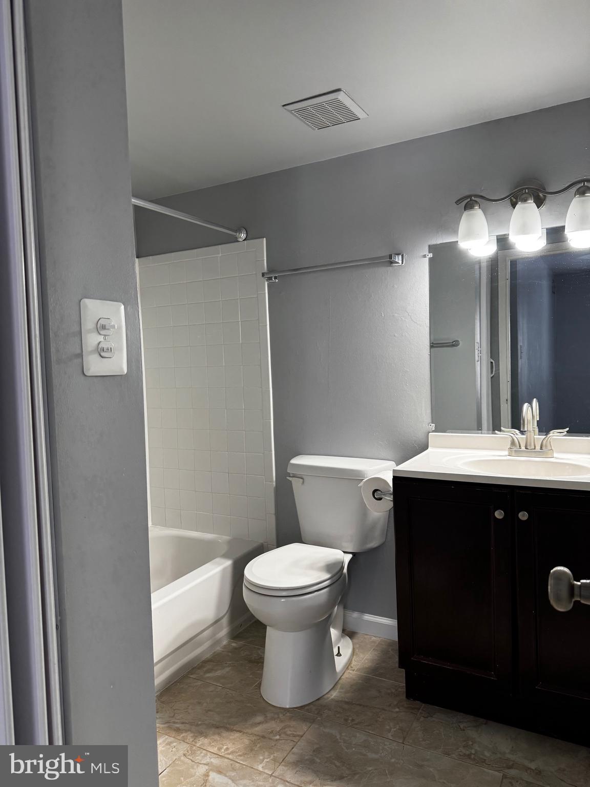 CHERRY GLEN CONDOS - Residential Lease