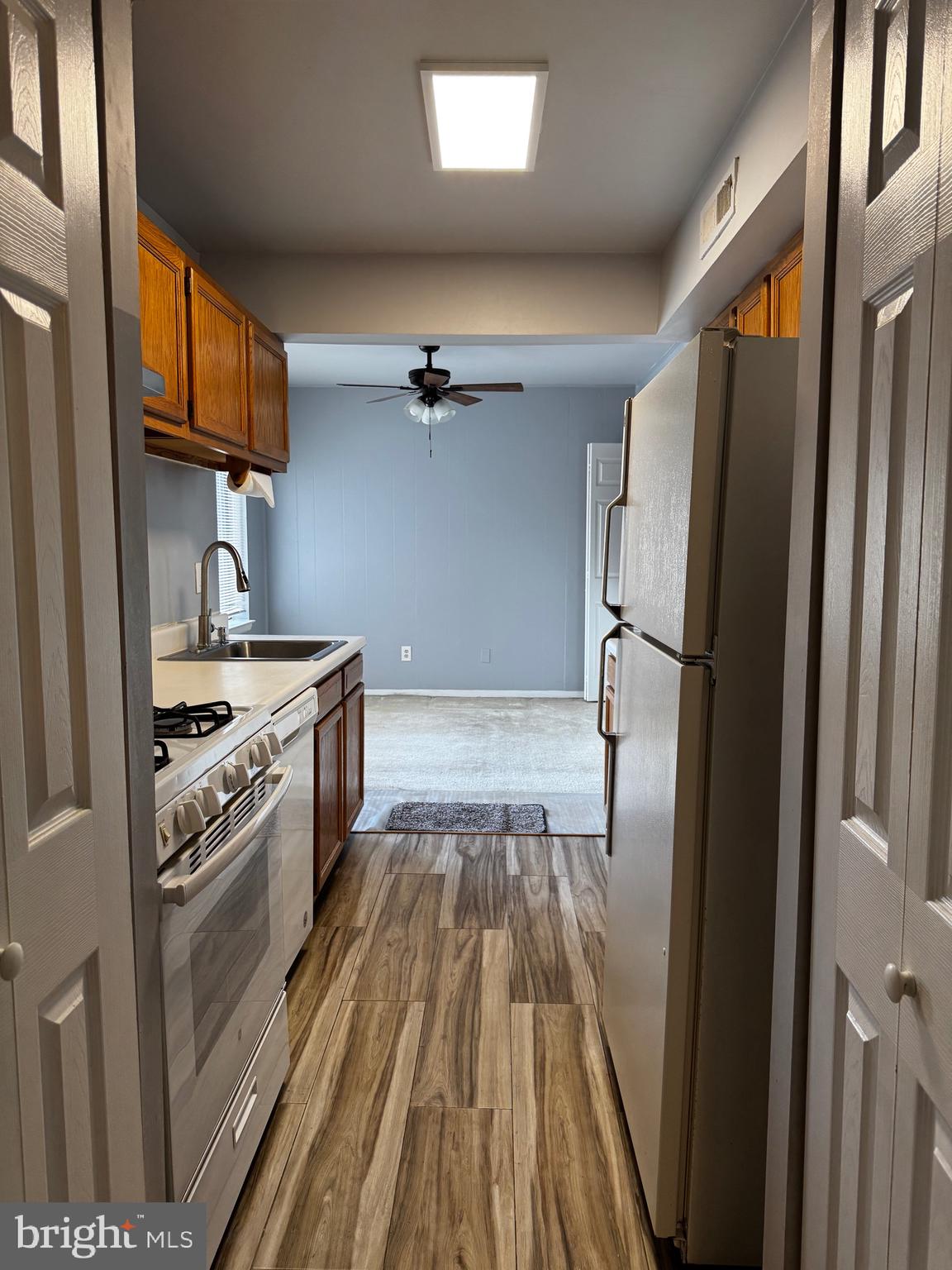 CHERRY GLEN CONDOS - Residential Lease