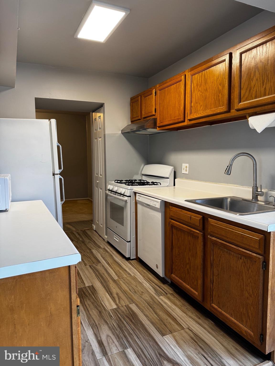 CHERRY GLEN CONDOS - Residential Lease