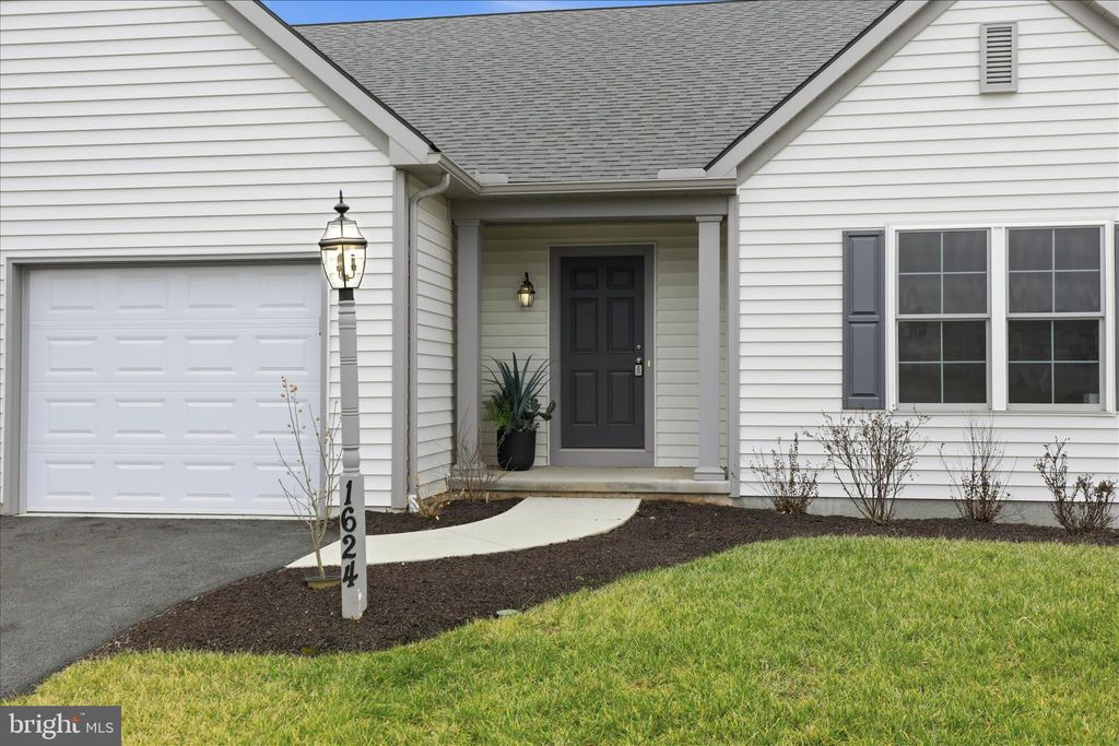Photo of 1624 Fountain Rock Drive, DOVER, PA 17315 (MLS # PAYK2095730)