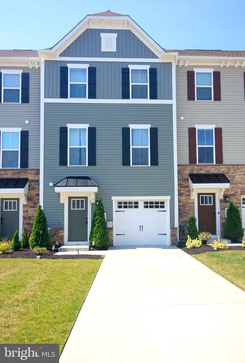 Townhouse For Sale - 31 Roundstone Run<br/> SWEDESBORO, NJ 08085
