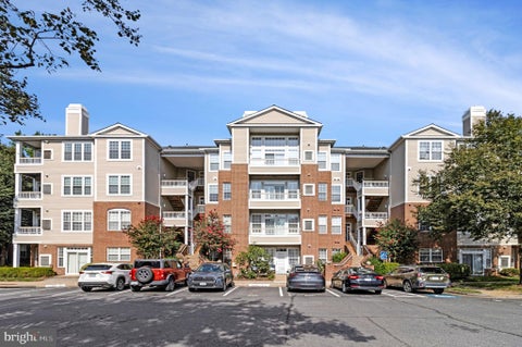 Photo of 4200 Mozart Brigade Lane #W, FAIRFAX, VA 22033 (MLS # VAFX2338698)