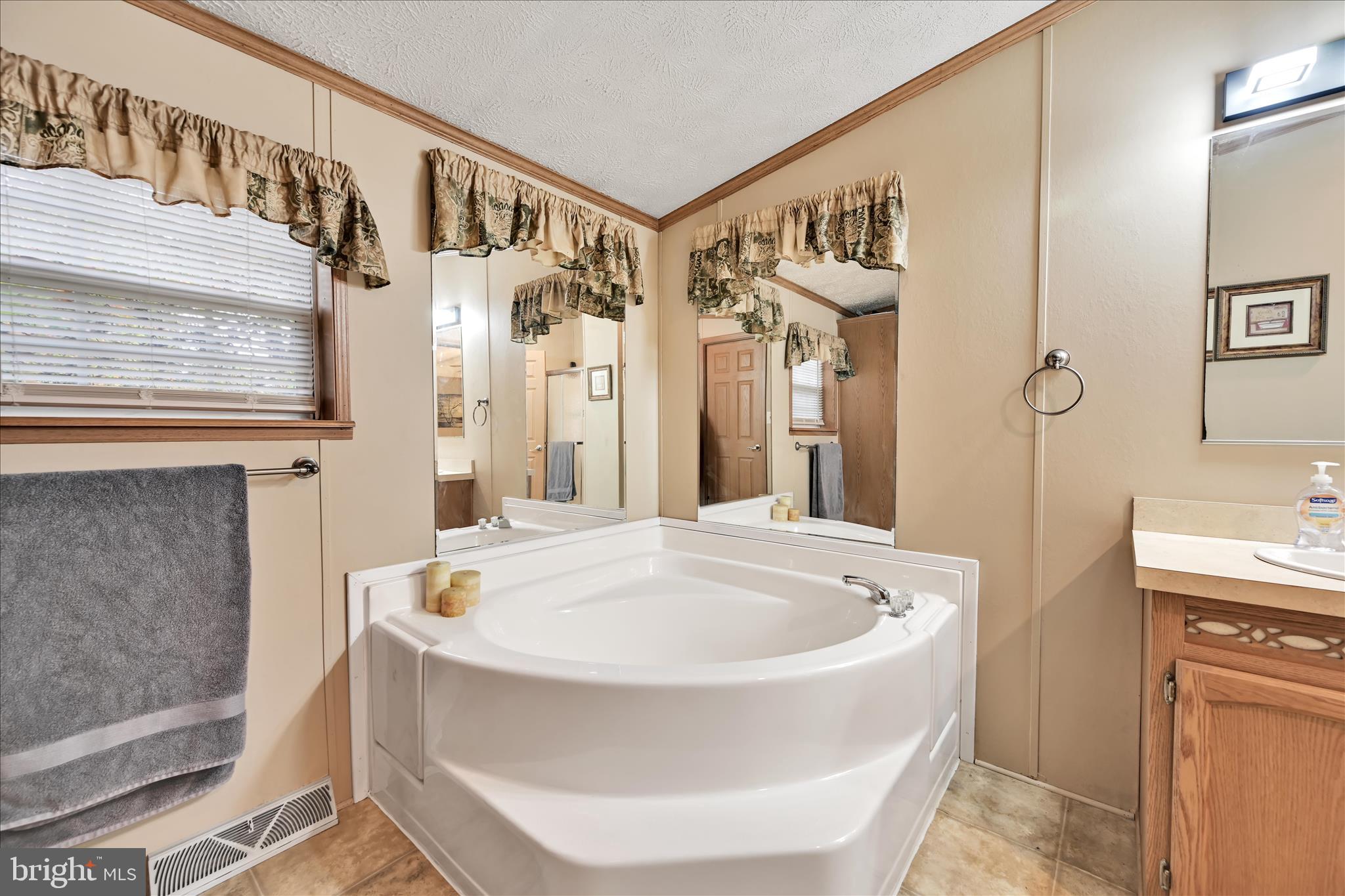 PINE GROVE - Residential