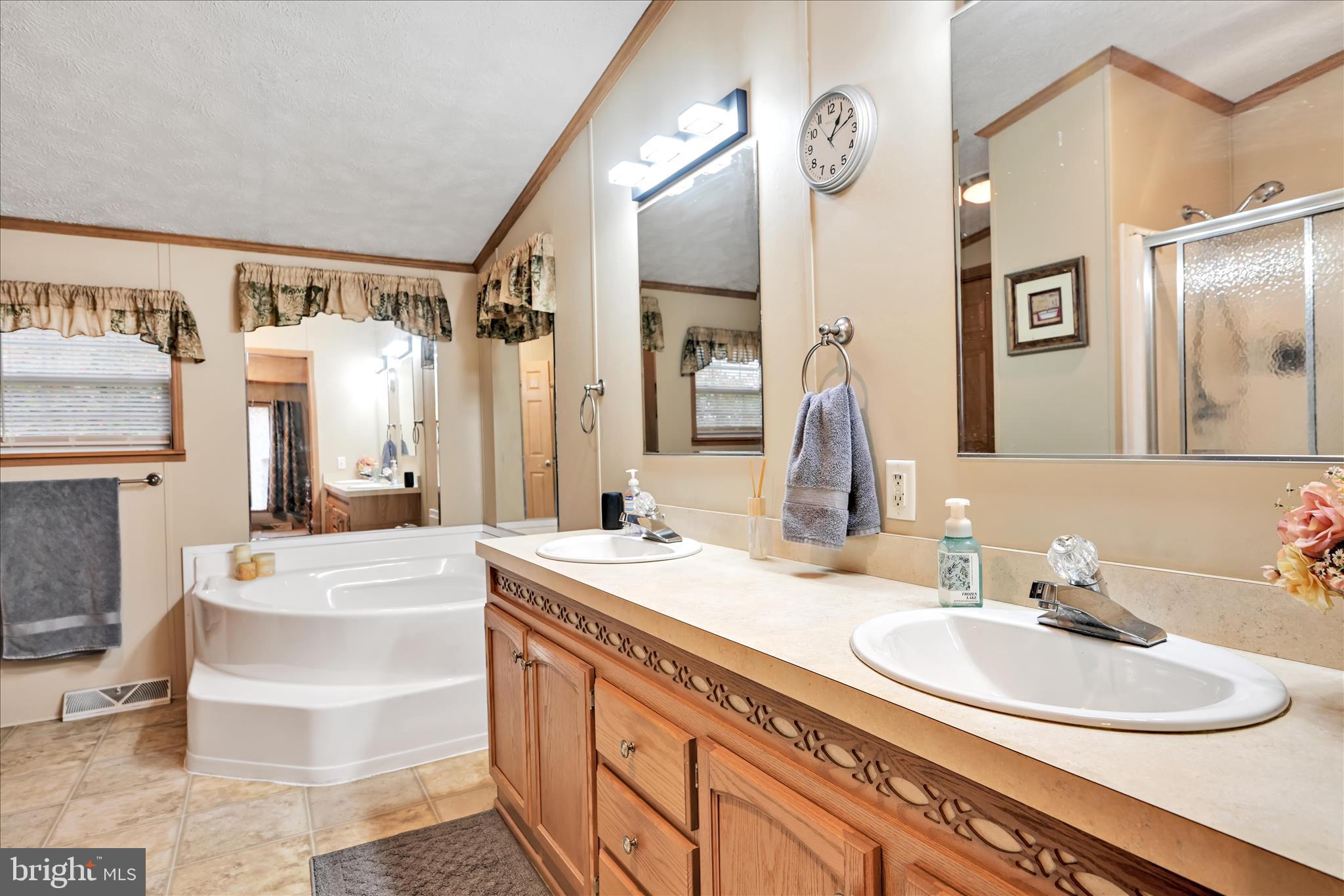 PINE GROVE - Residential