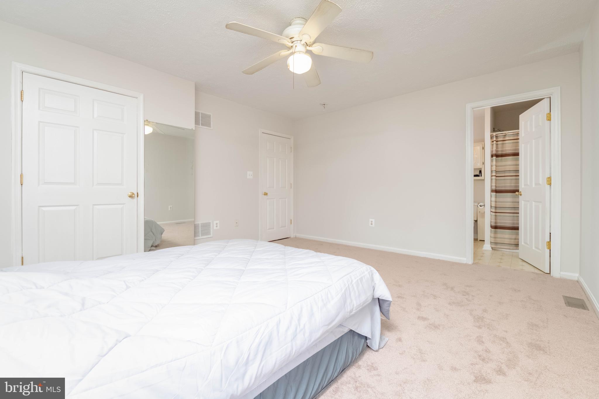 HILLENDALE PARK - Residential