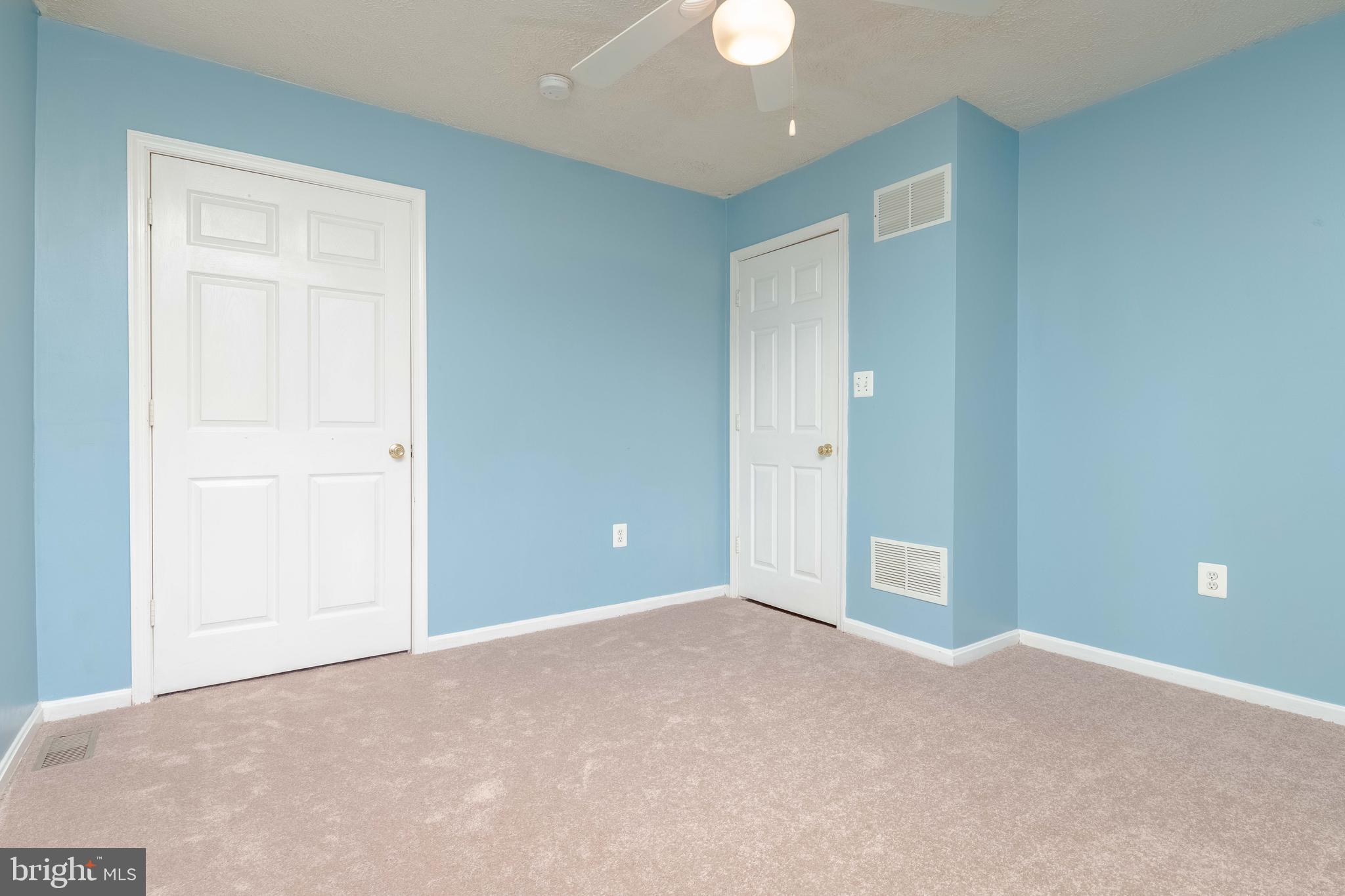 HILLENDALE PARK - Residential