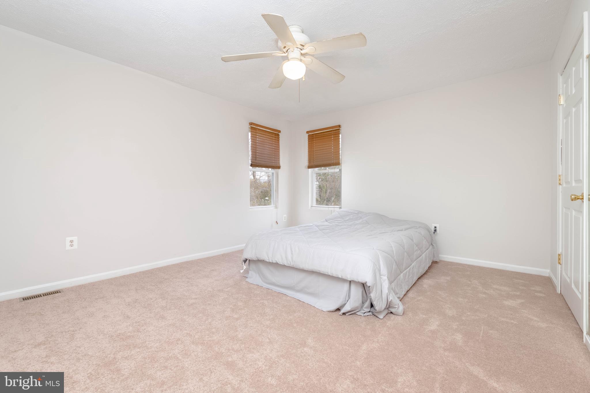 HILLENDALE PARK - Residential