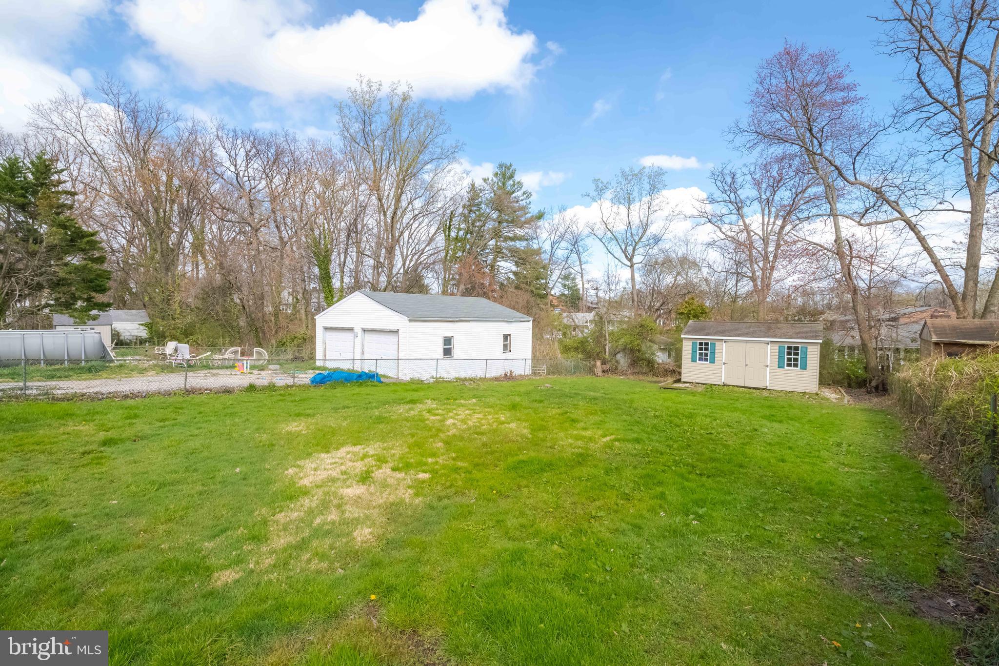 HILLENDALE PARK - Residential