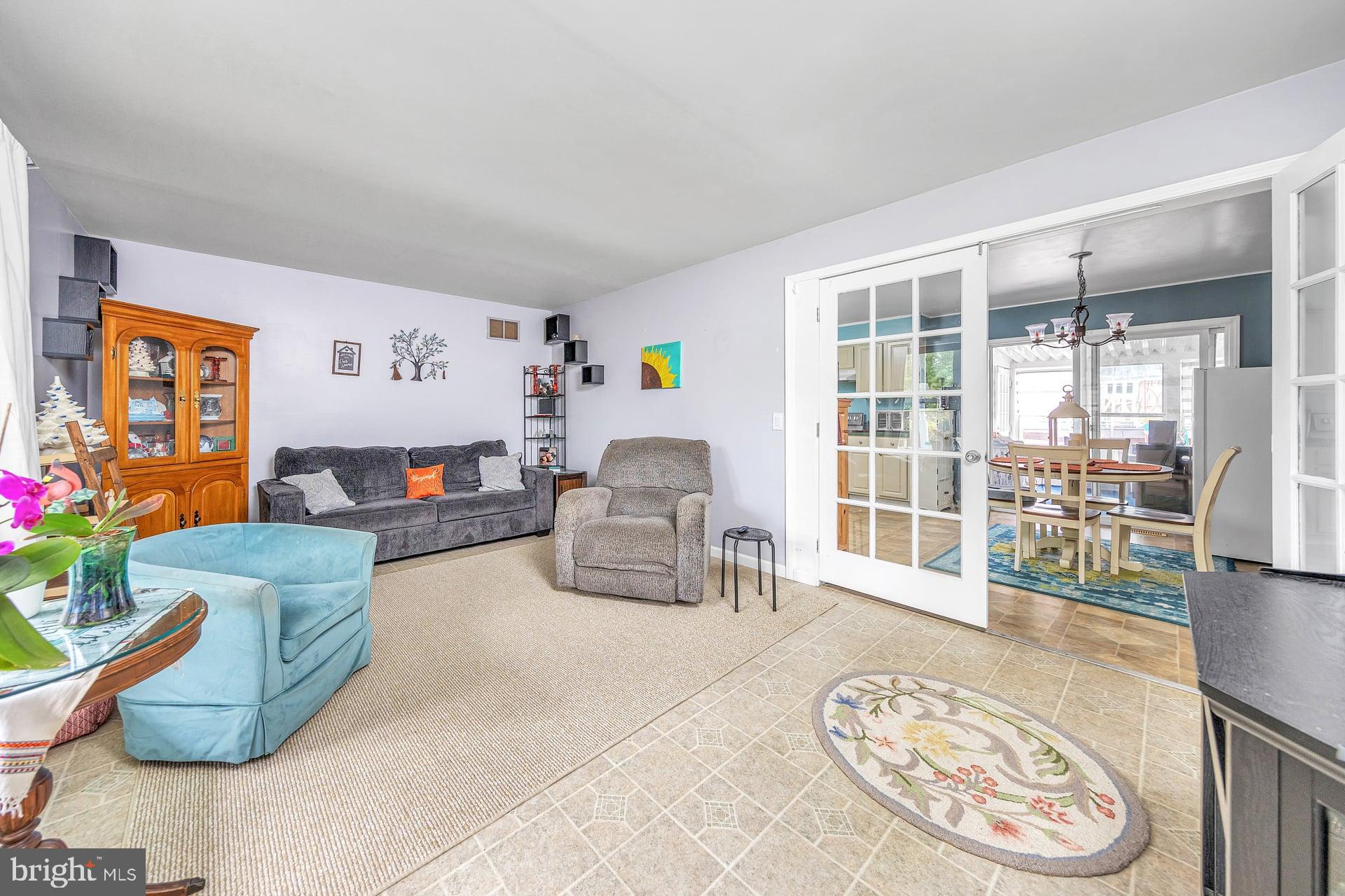 4 COLUMBINE DRIVE
