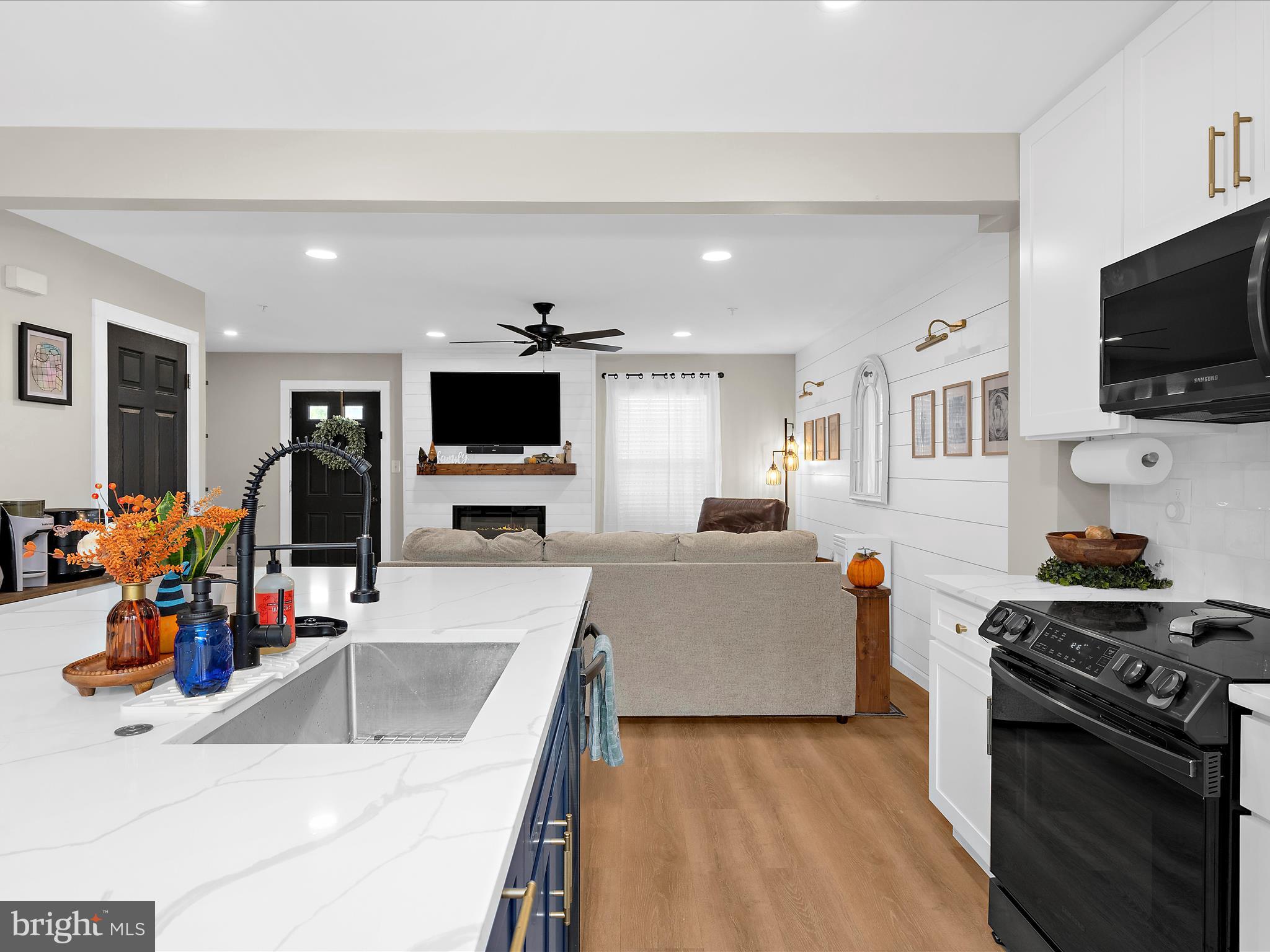 FARMINGTON VILLAGE - Residential