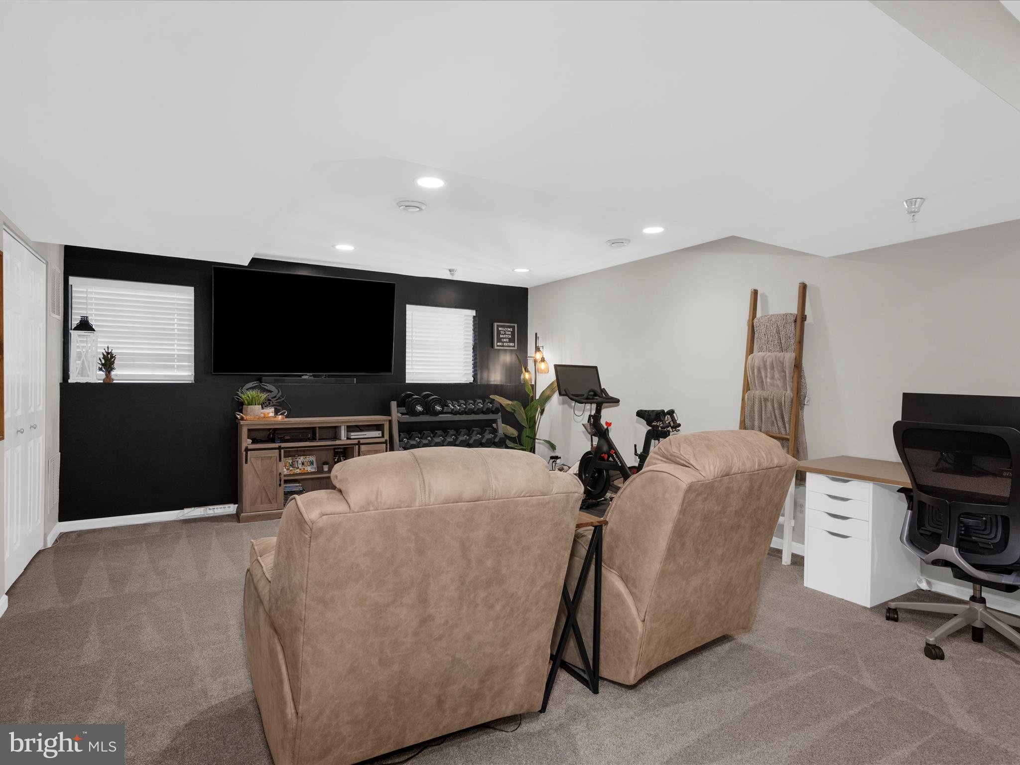 FARMINGTON VILLAGE - Residential