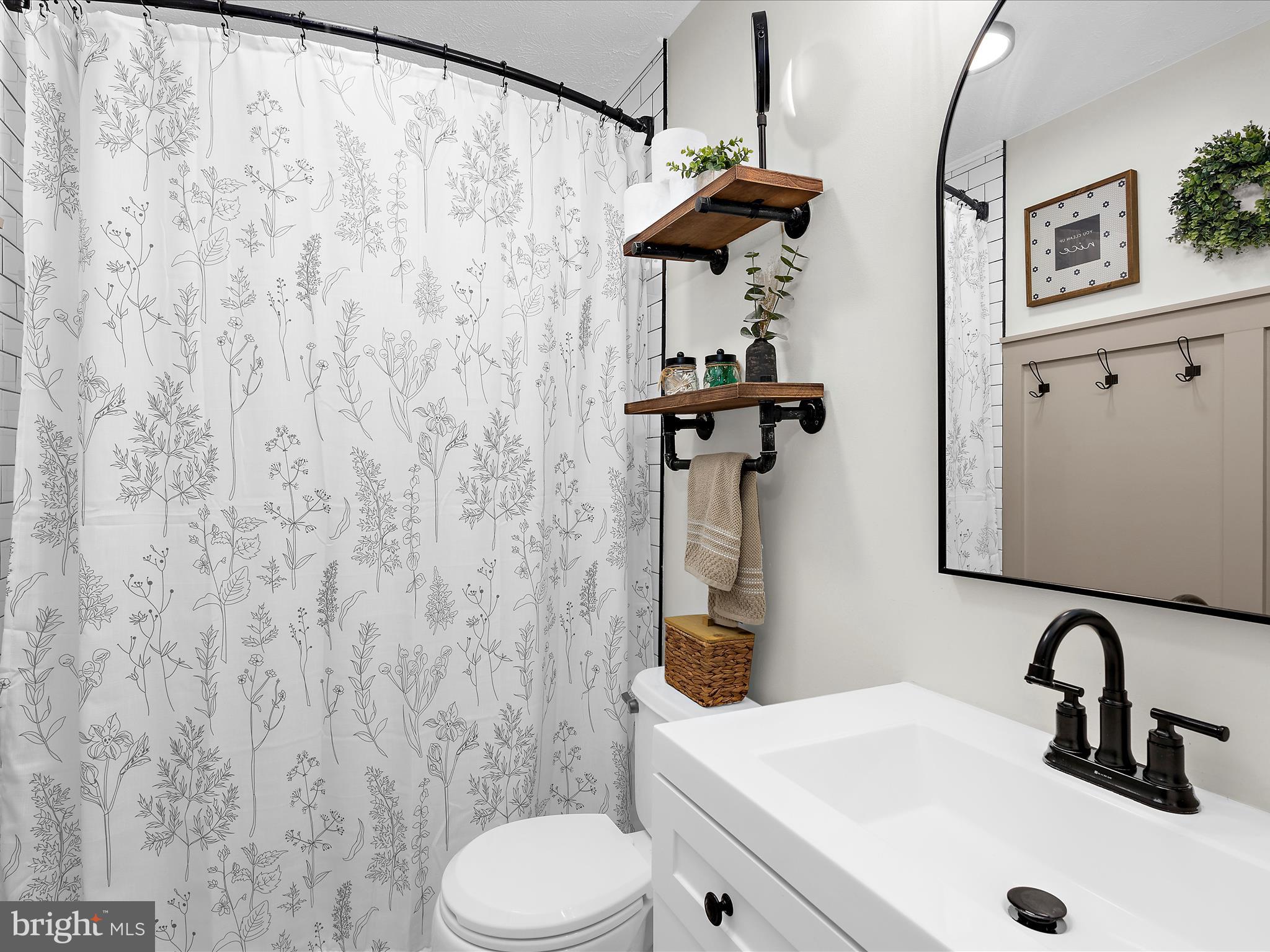 FARMINGTON VILLAGE - Residential