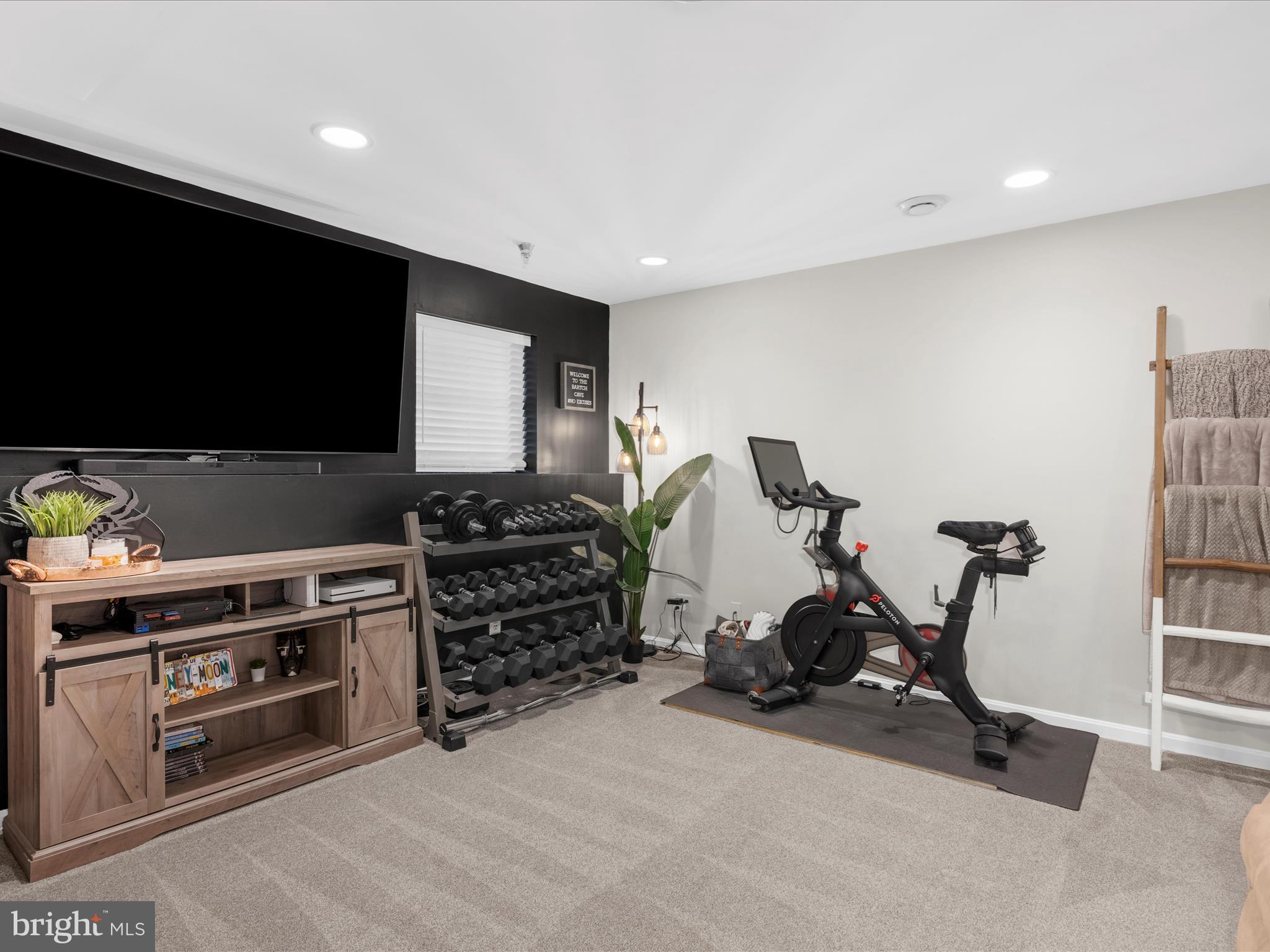 FARMINGTON VILLAGE - Residential