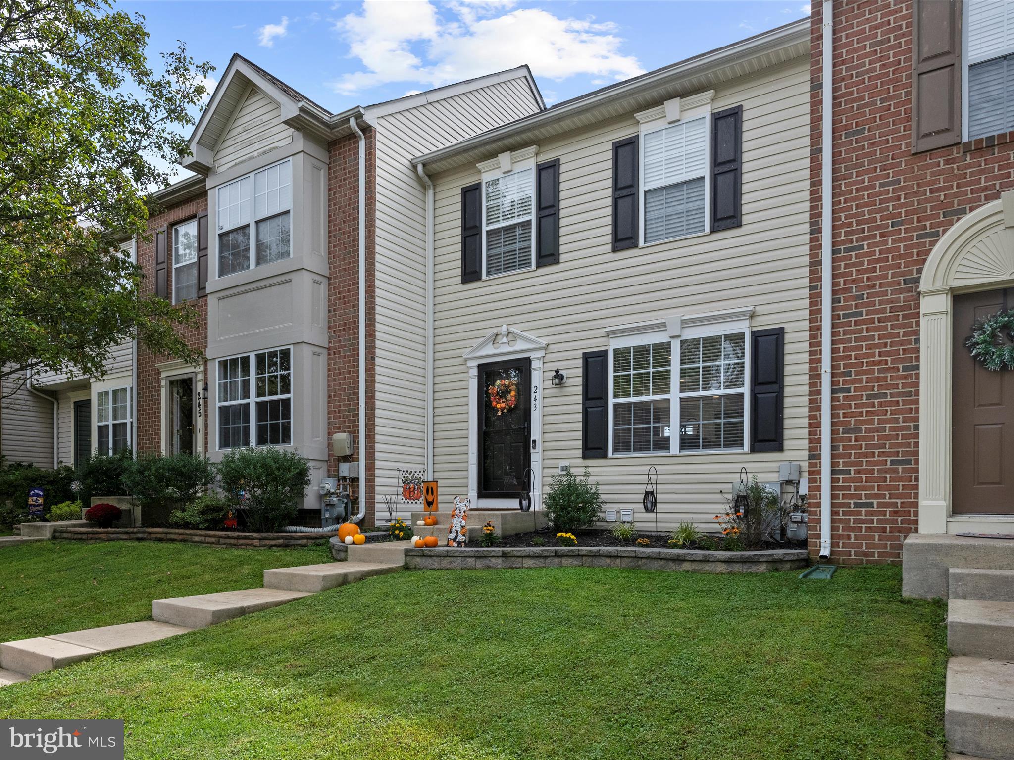 FARMINGTON VILLAGE - Residential