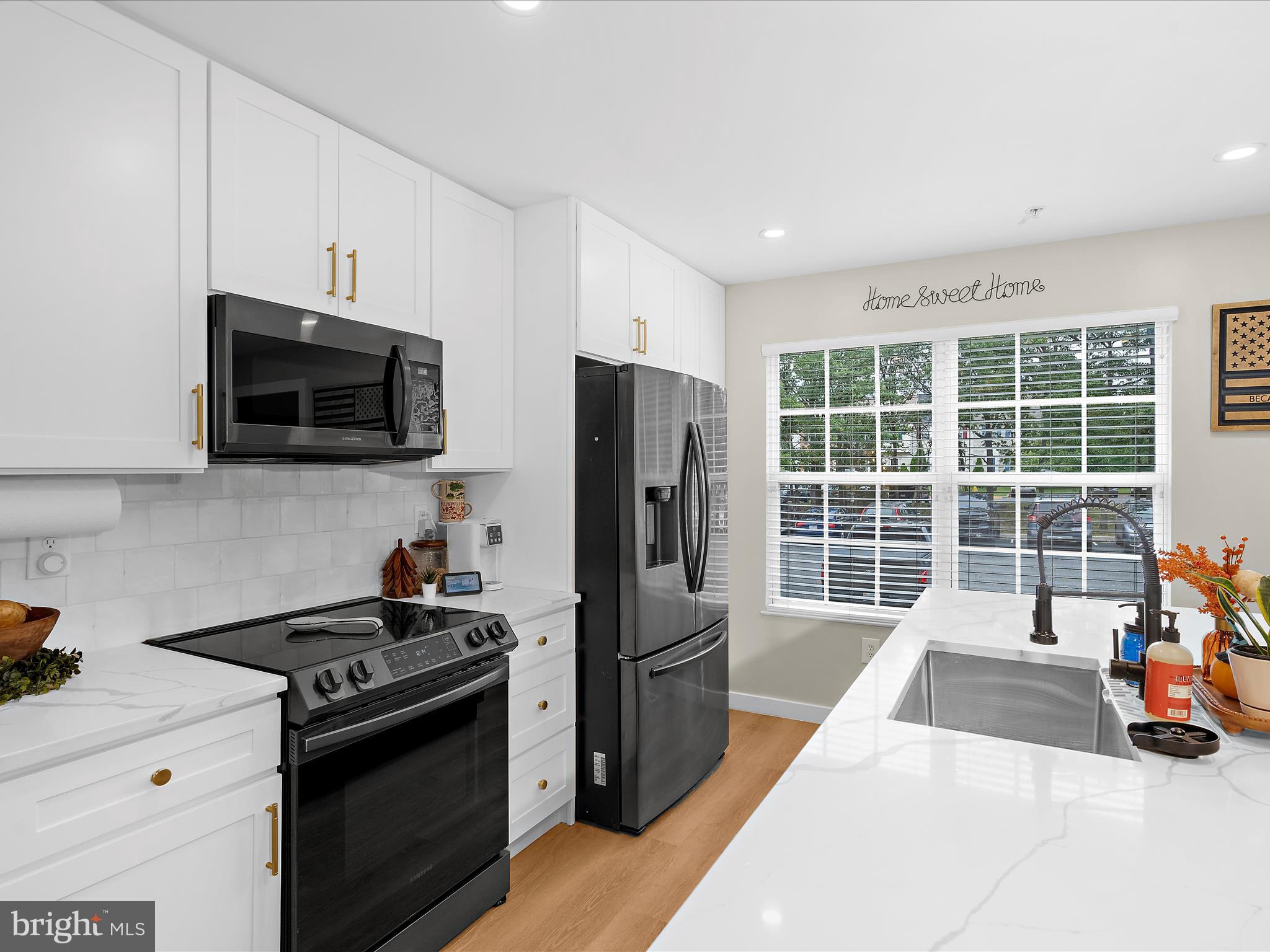 FARMINGTON VILLAGE - Residential