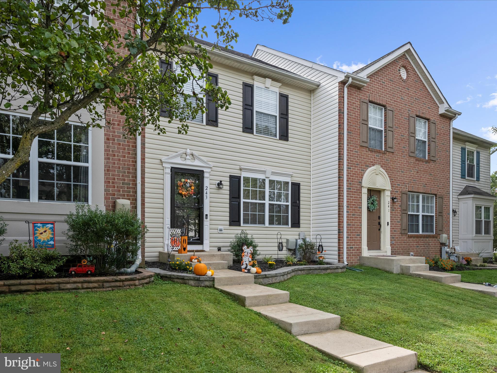 FARMINGTON VILLAGE - Residential