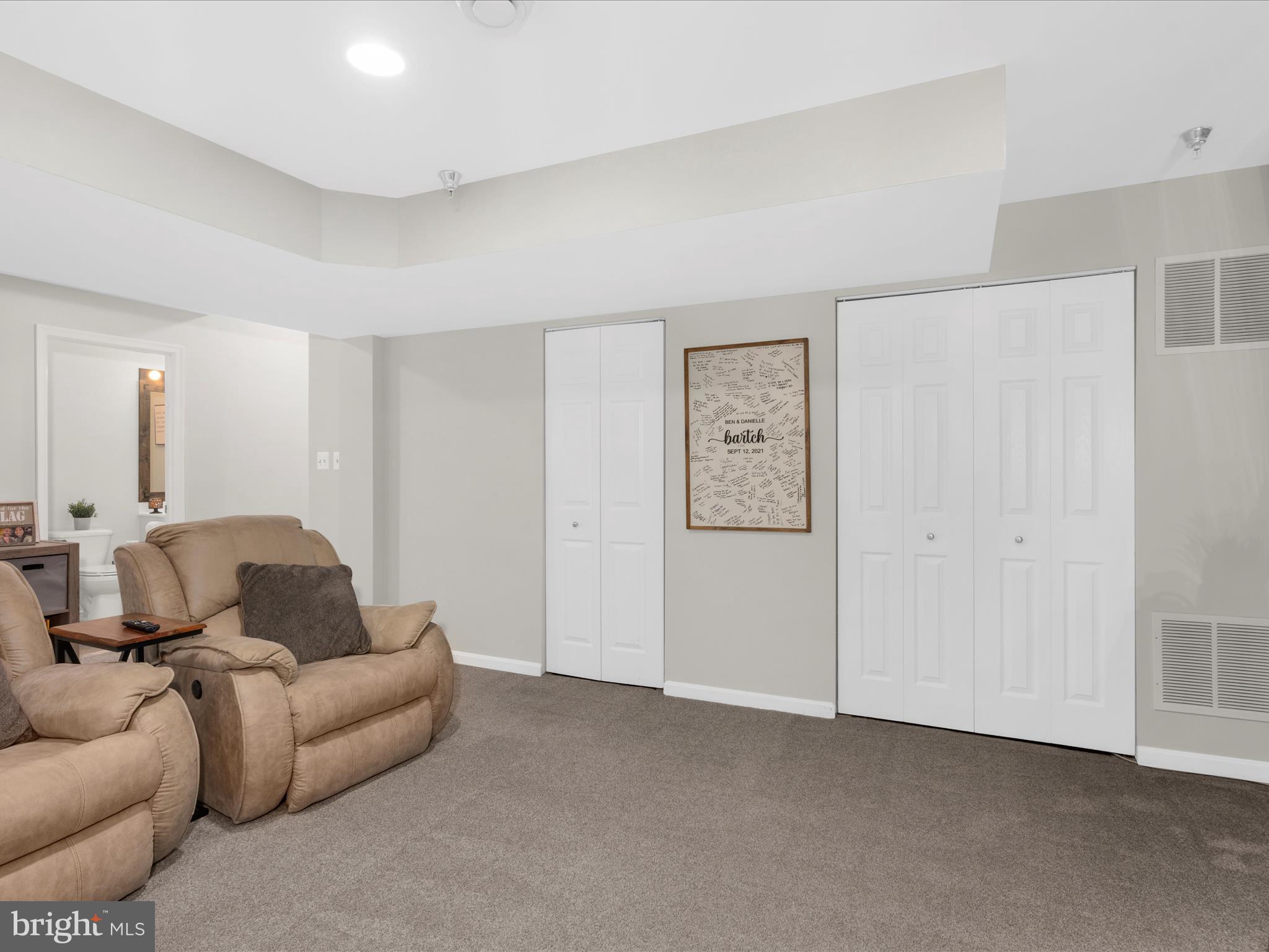 FARMINGTON VILLAGE - Residential