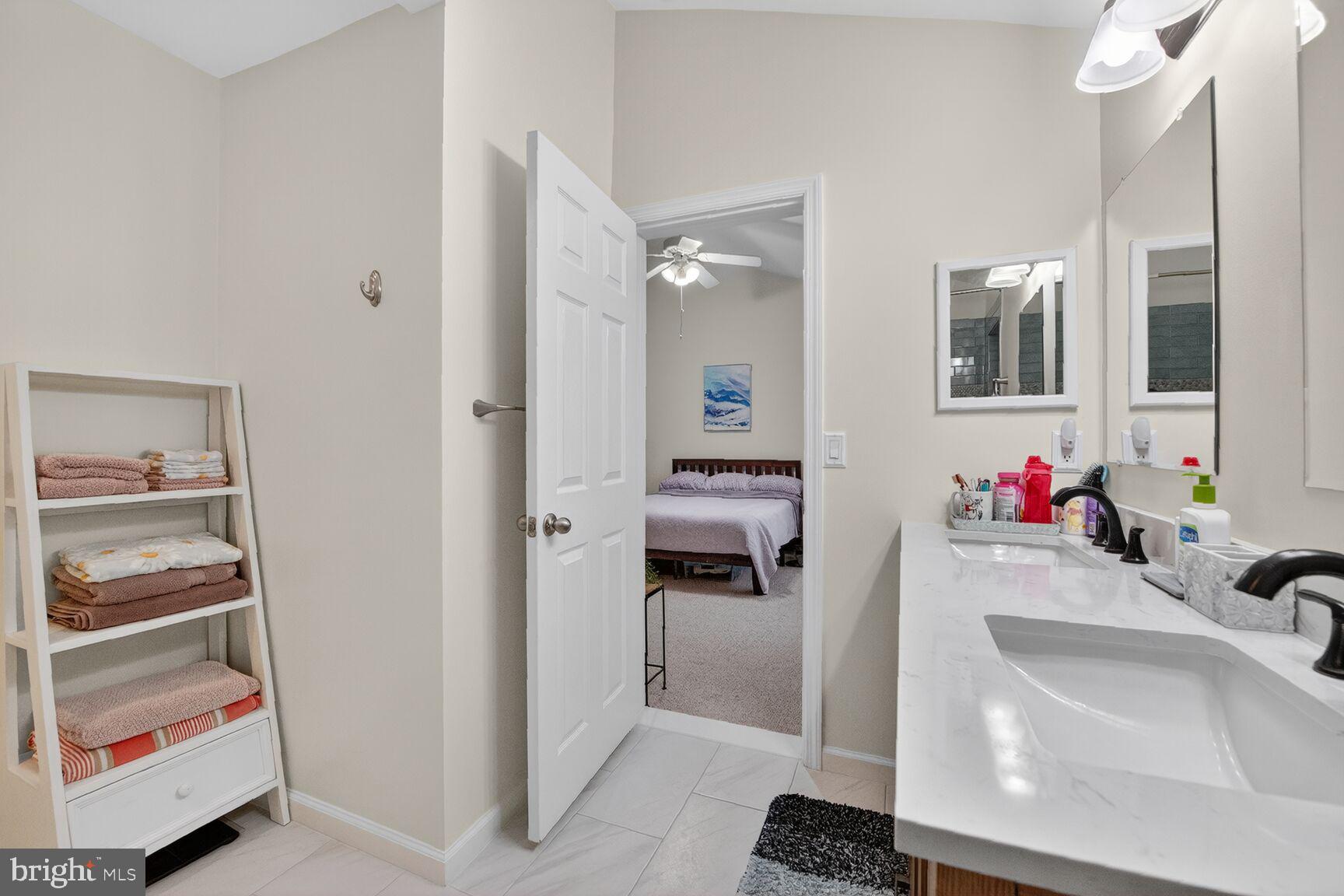 CHELSEA COURTS - Residential