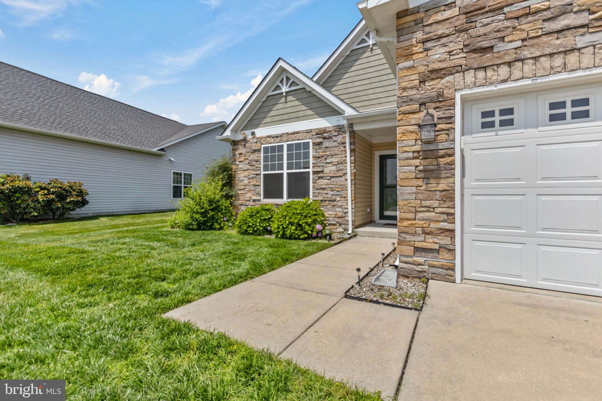 226 N RED HAVEN LANE