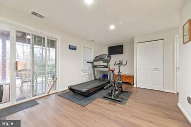 LONDON TOWNE - Residential Lease