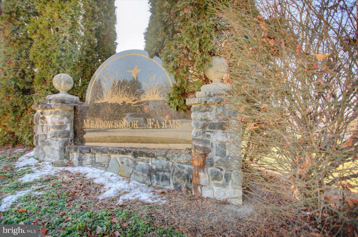 MEADOWBROOK FARMS - Residential
