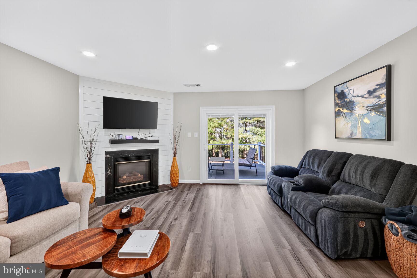 KINGSBROOKE - Residential Lease