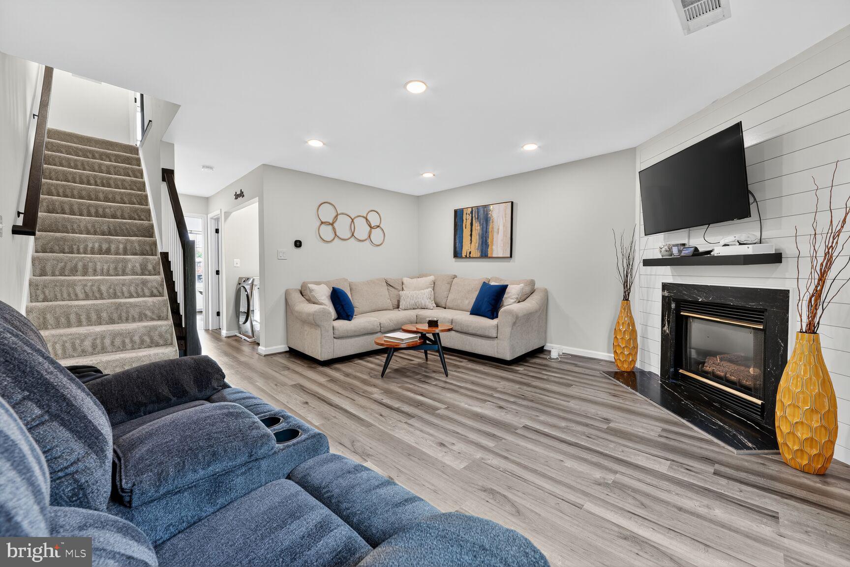 KINGSBROOKE - Residential Lease