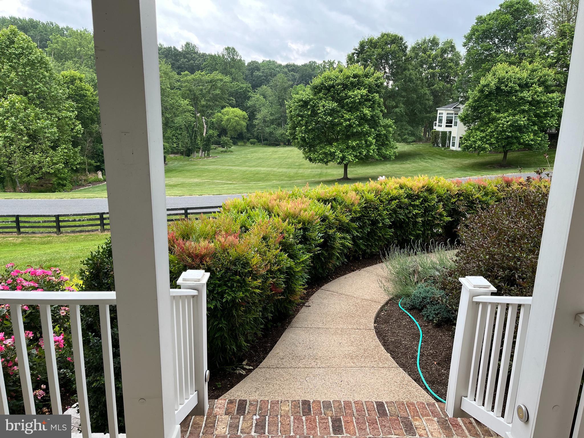 FRANCIS FARM - Residential