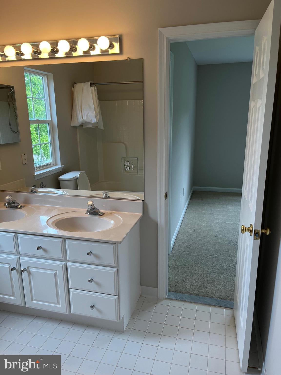 FRANCIS FARM - Residential