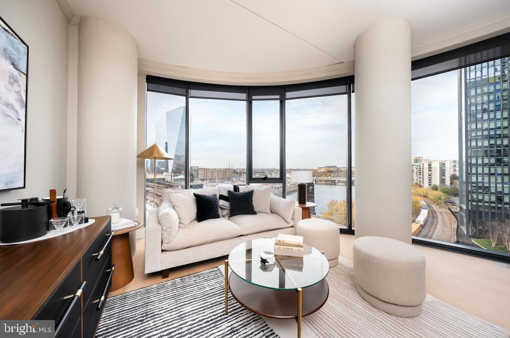 LOGAN SQUARE - Residential Lease