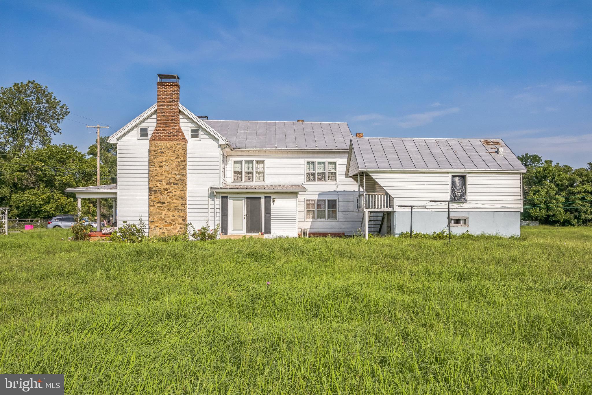 221 KITE HOLLOW ROAD