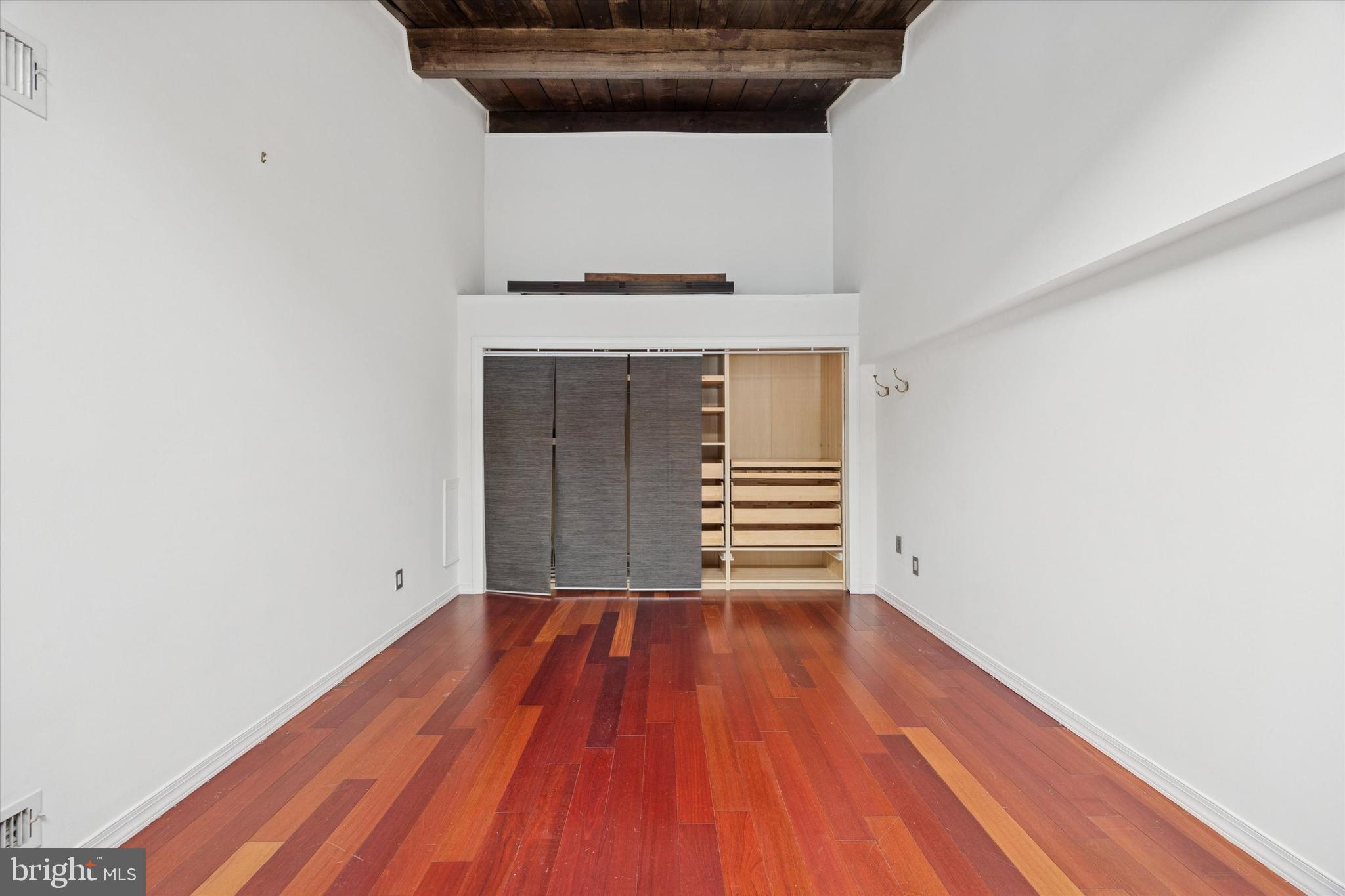 FAIRMOUNT - Residential