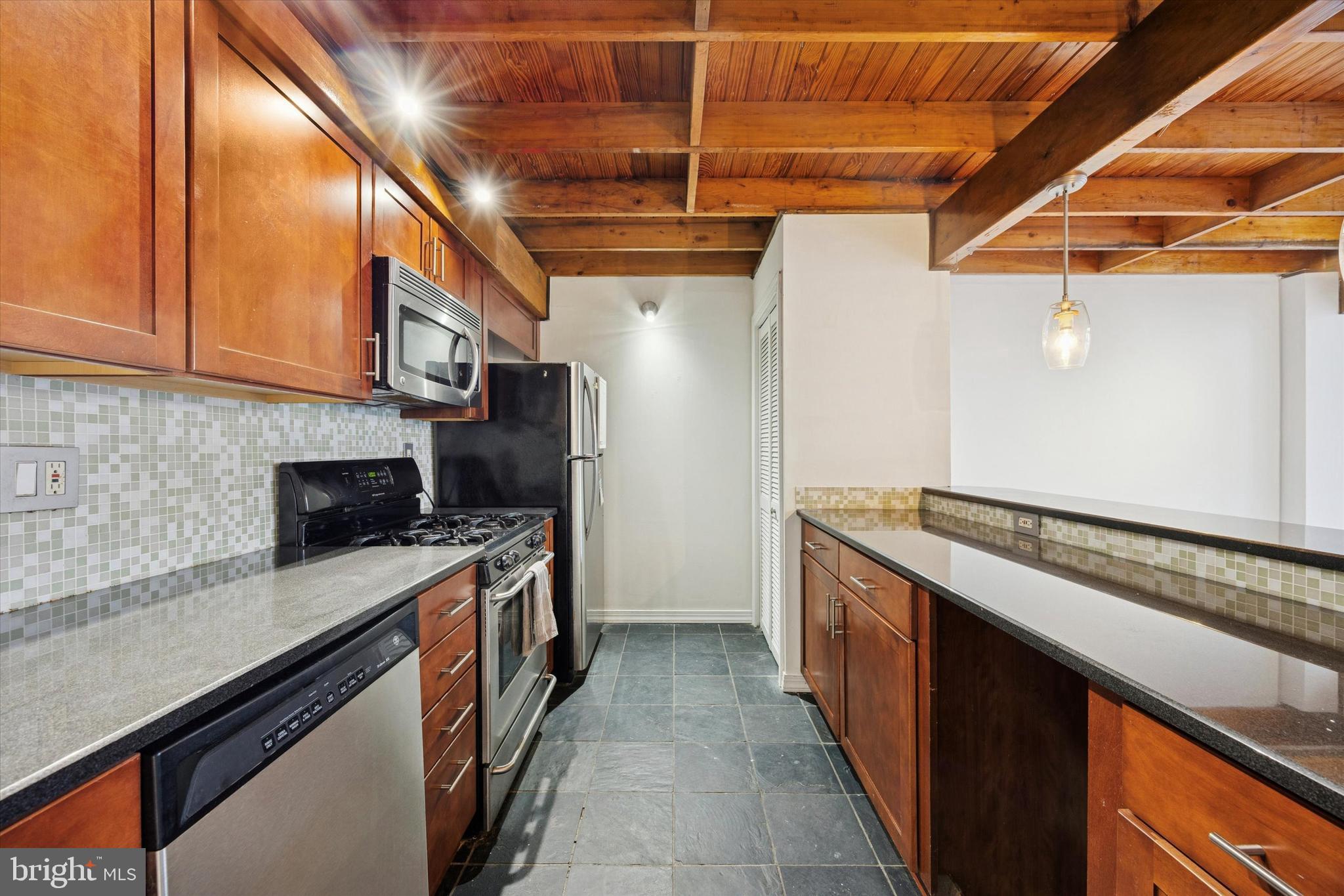 FAIRMOUNT - Residential