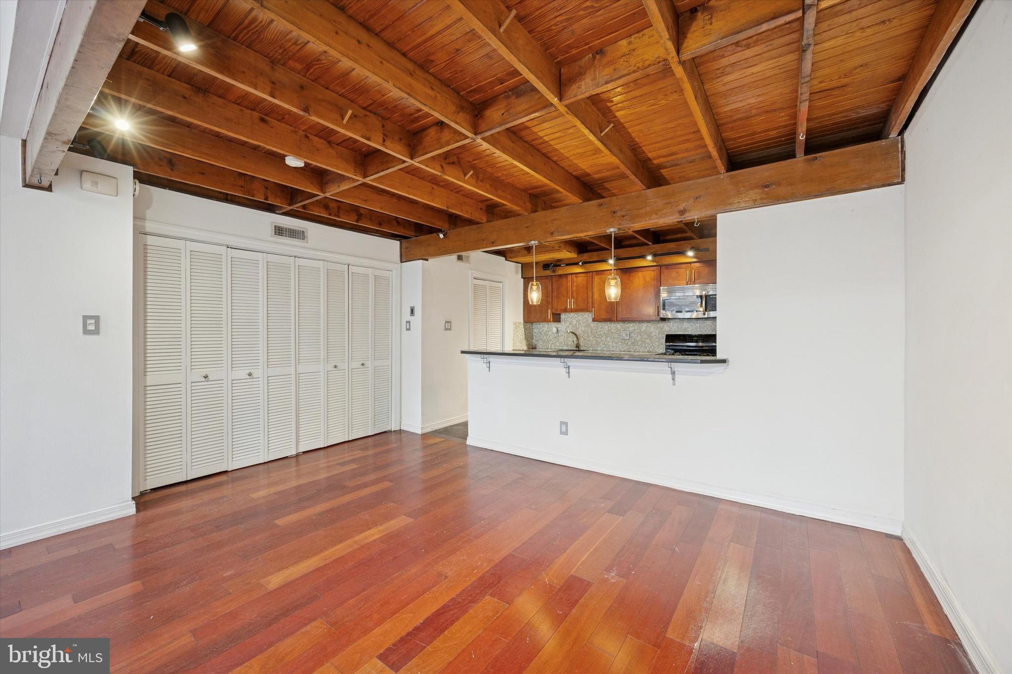 FAIRMOUNT - Residential