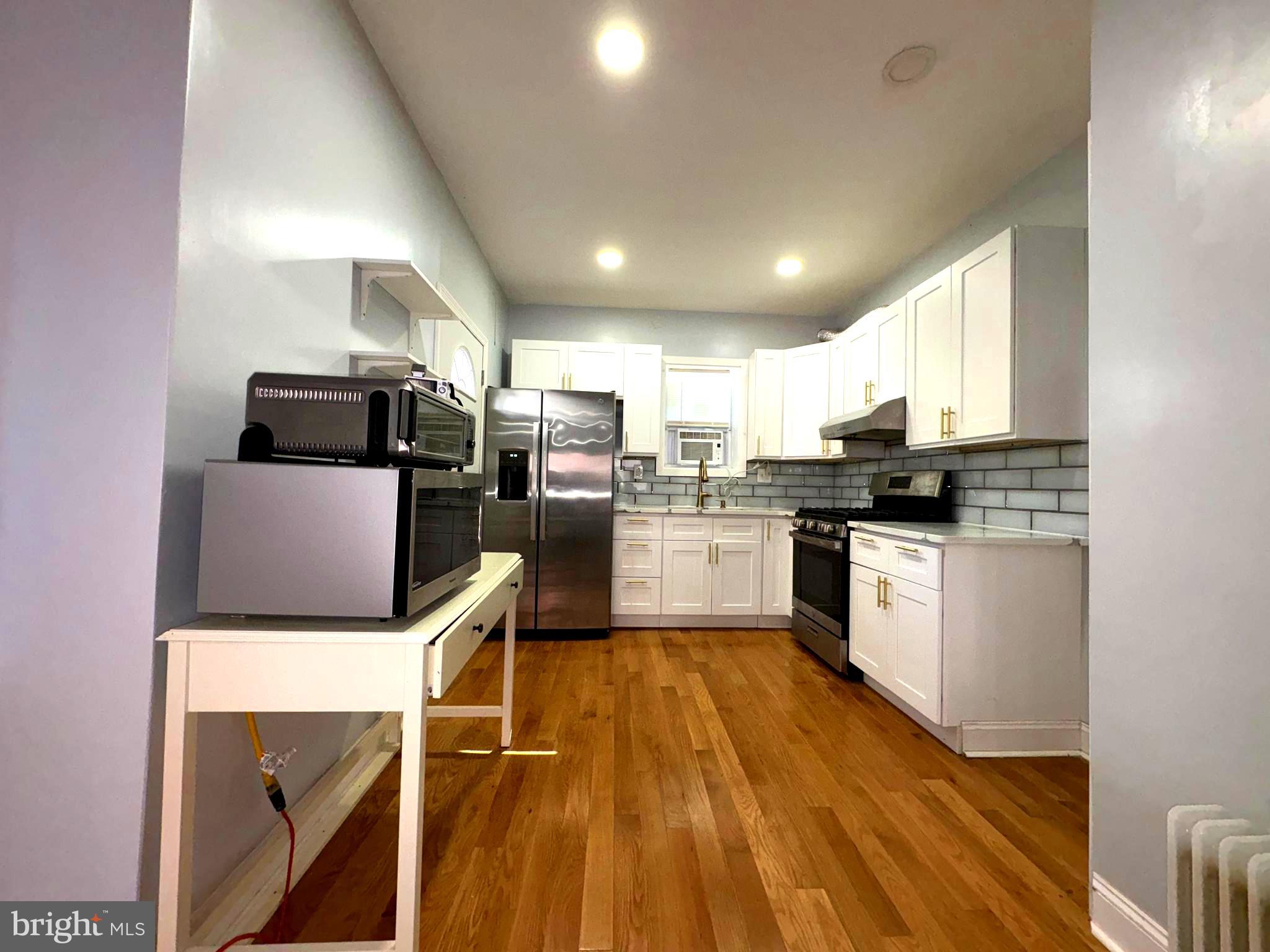 PORT RICHMOND - Residential