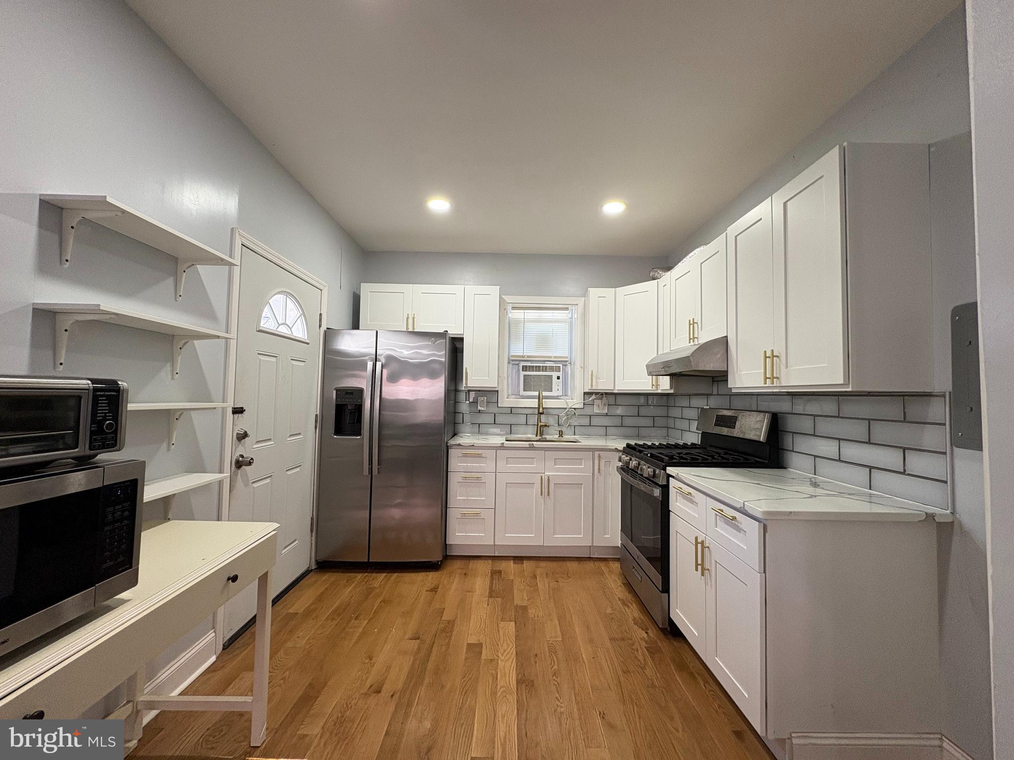 PORT RICHMOND - Residential