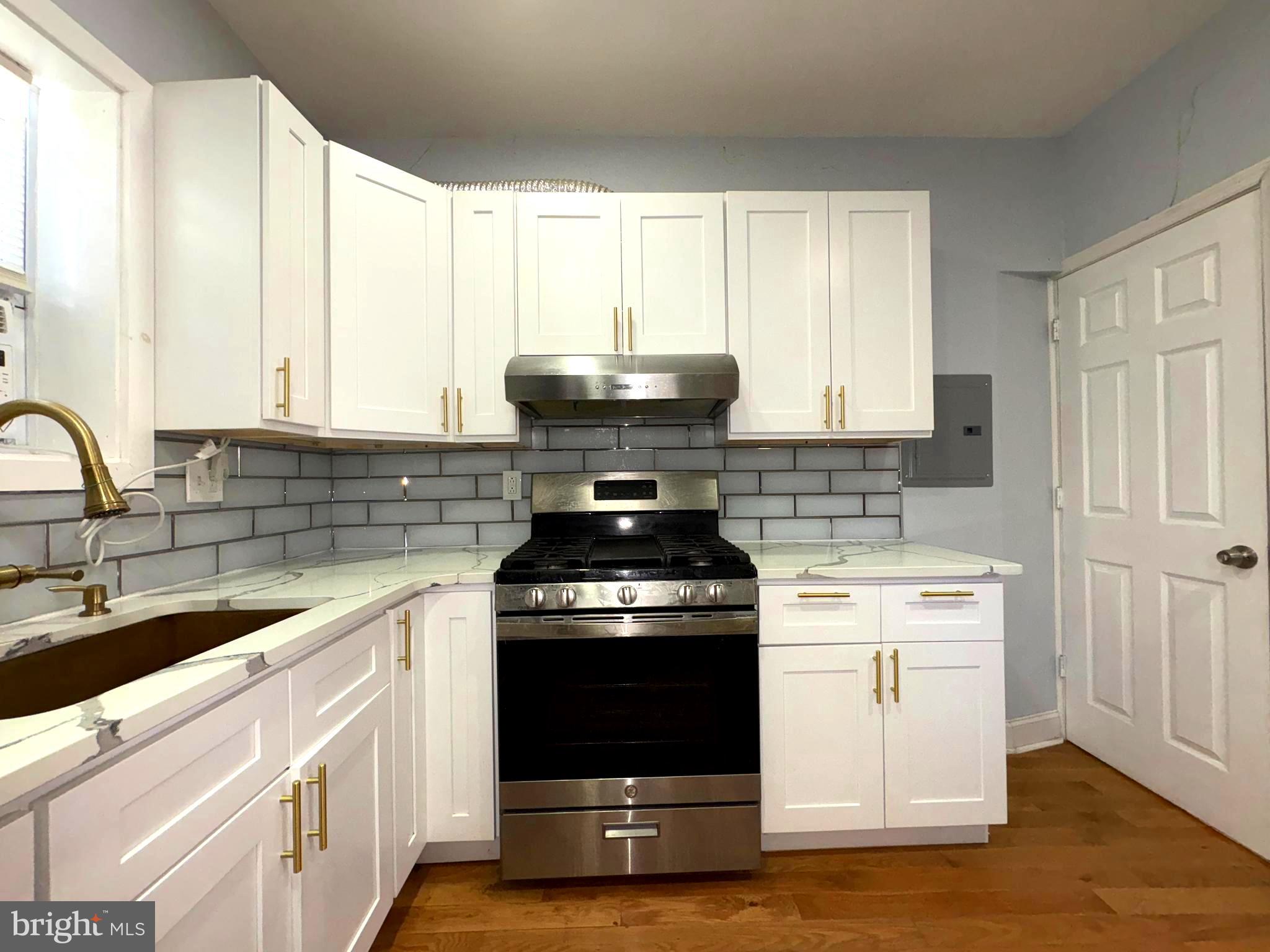 PORT RICHMOND - Residential