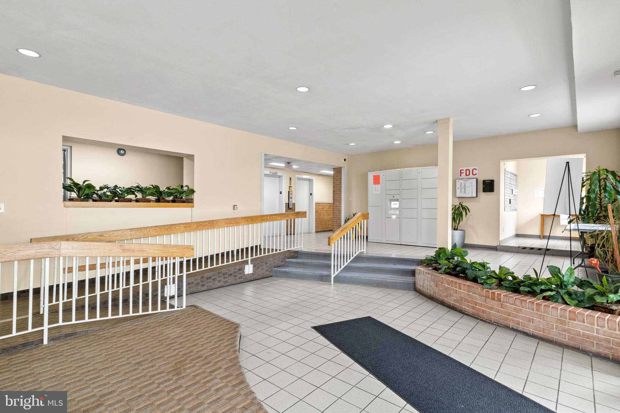 COLUMBIA KNOLL - Residential