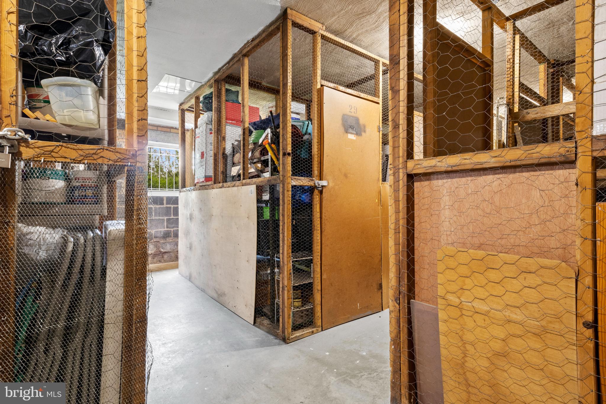 COLUMBIA KNOLL - Residential