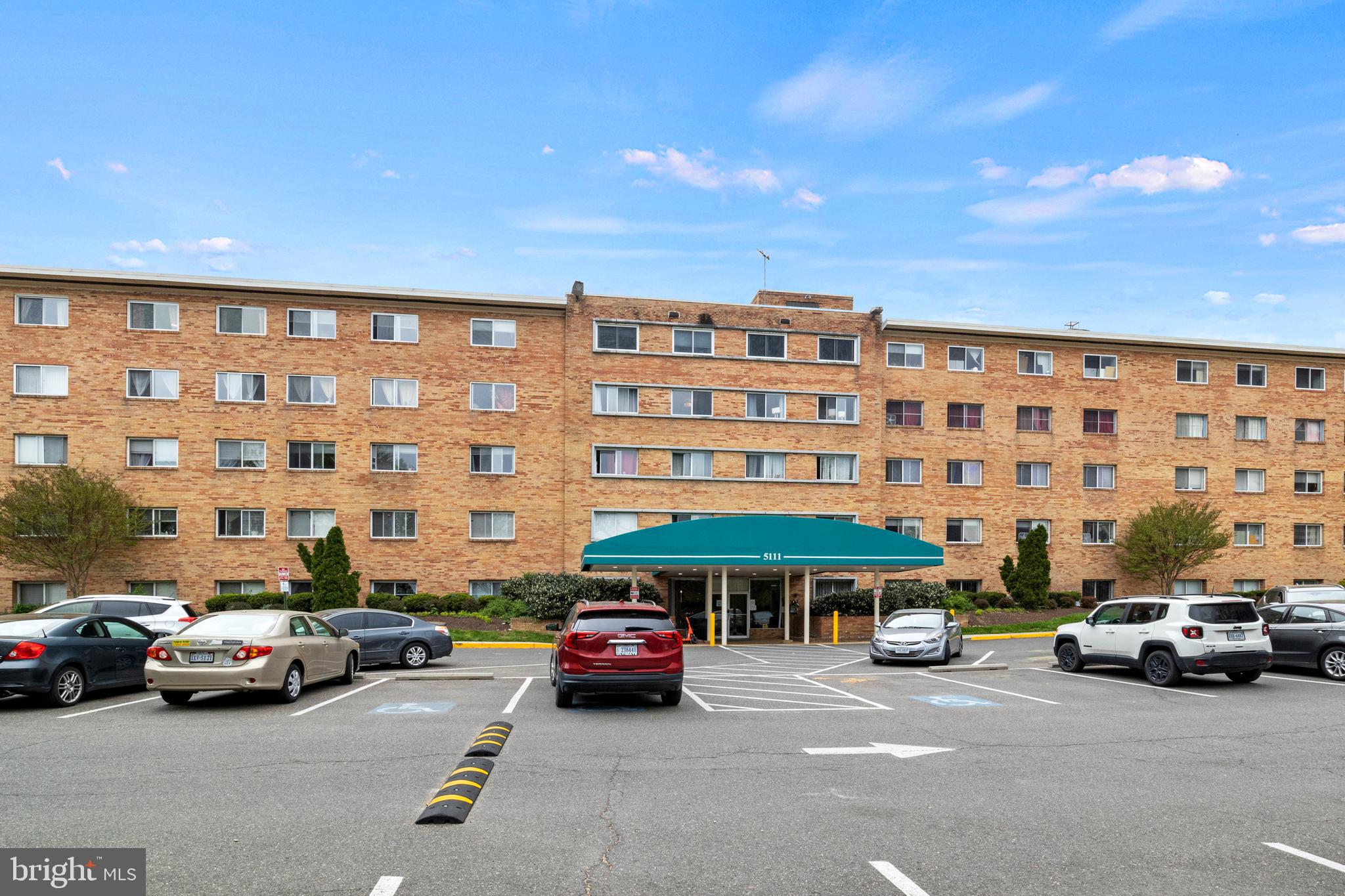 COLUMBIA KNOLL - Residential