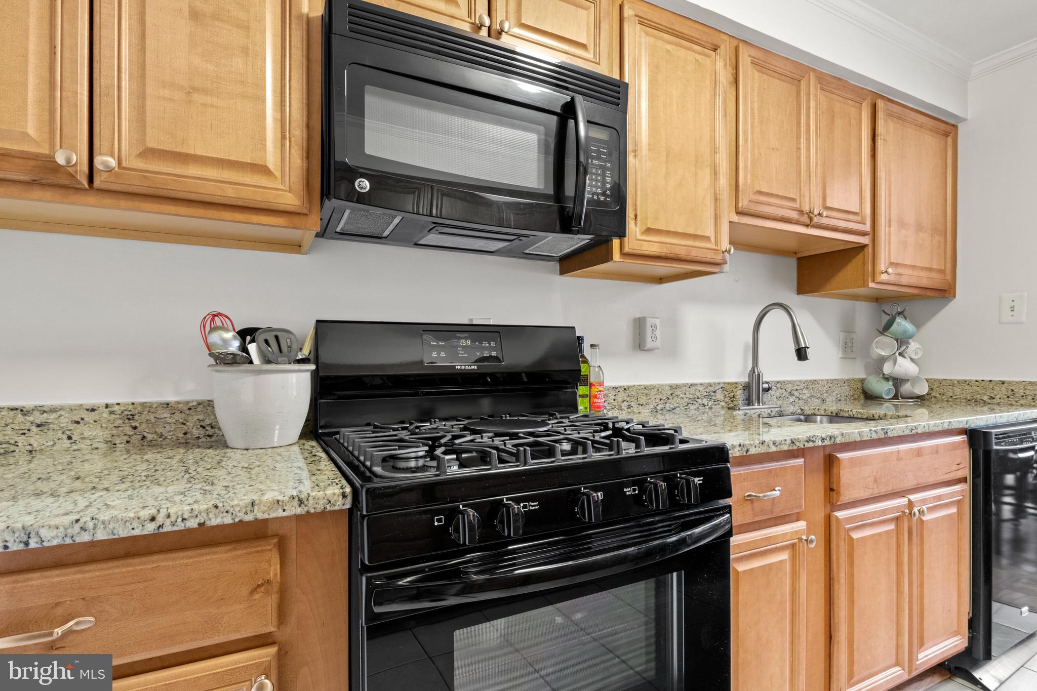 COLUMBIA KNOLL - Residential