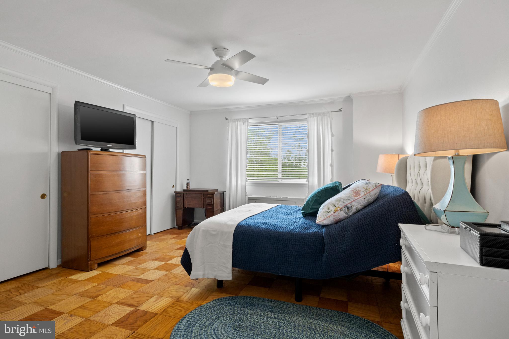 COLUMBIA KNOLL - Residential