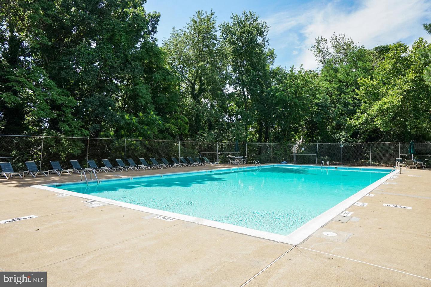 COLUMBIA KNOLL - Residential