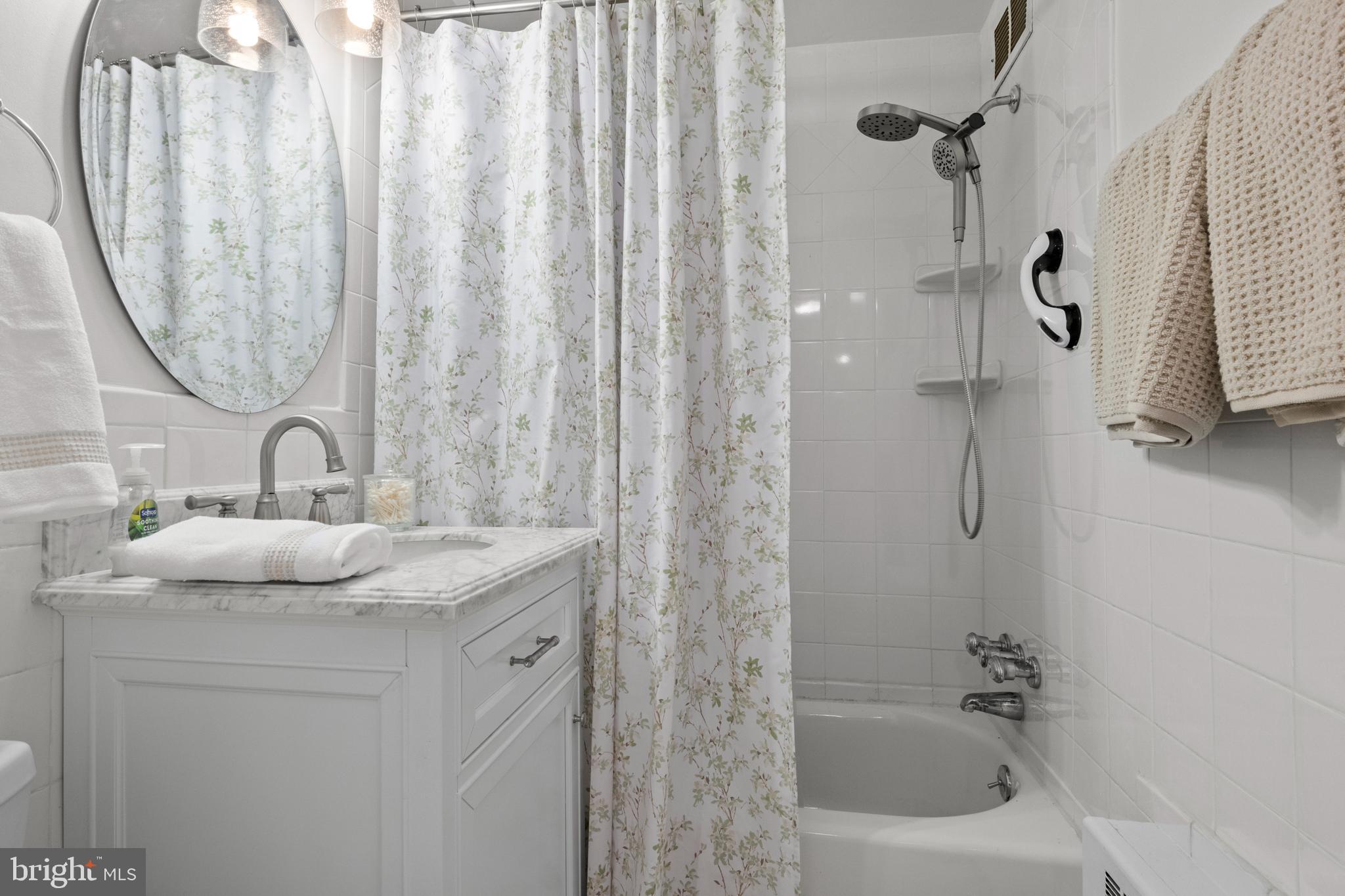 COLUMBIA KNOLL - Residential