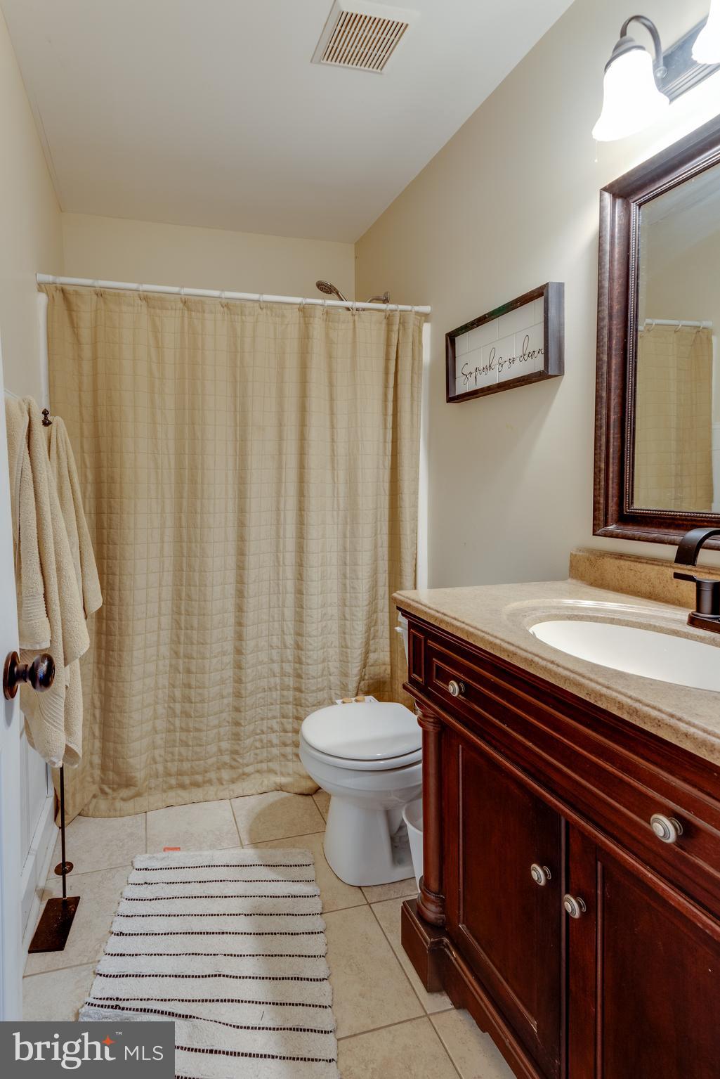 HUNTING QUARTERS - Residential