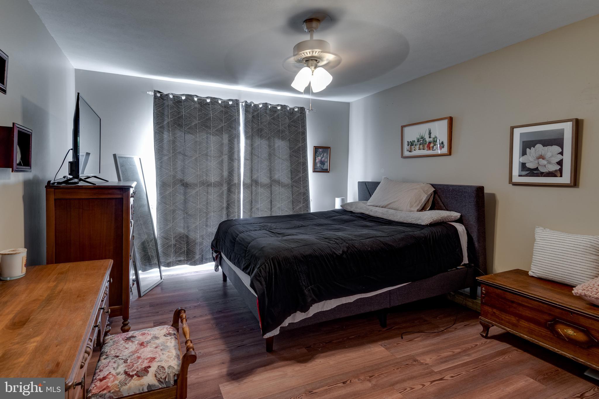 HUNTING QUARTERS - Residential