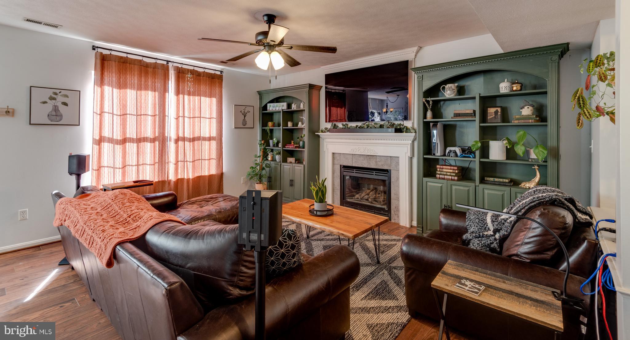 HUNTING QUARTERS - Residential