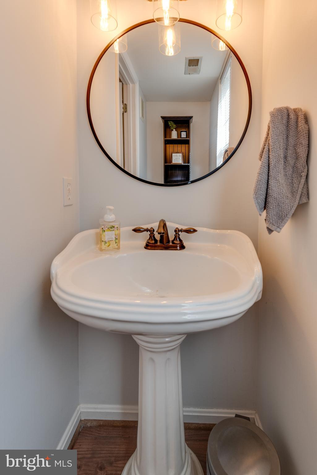 HUNTING QUARTERS - Residential