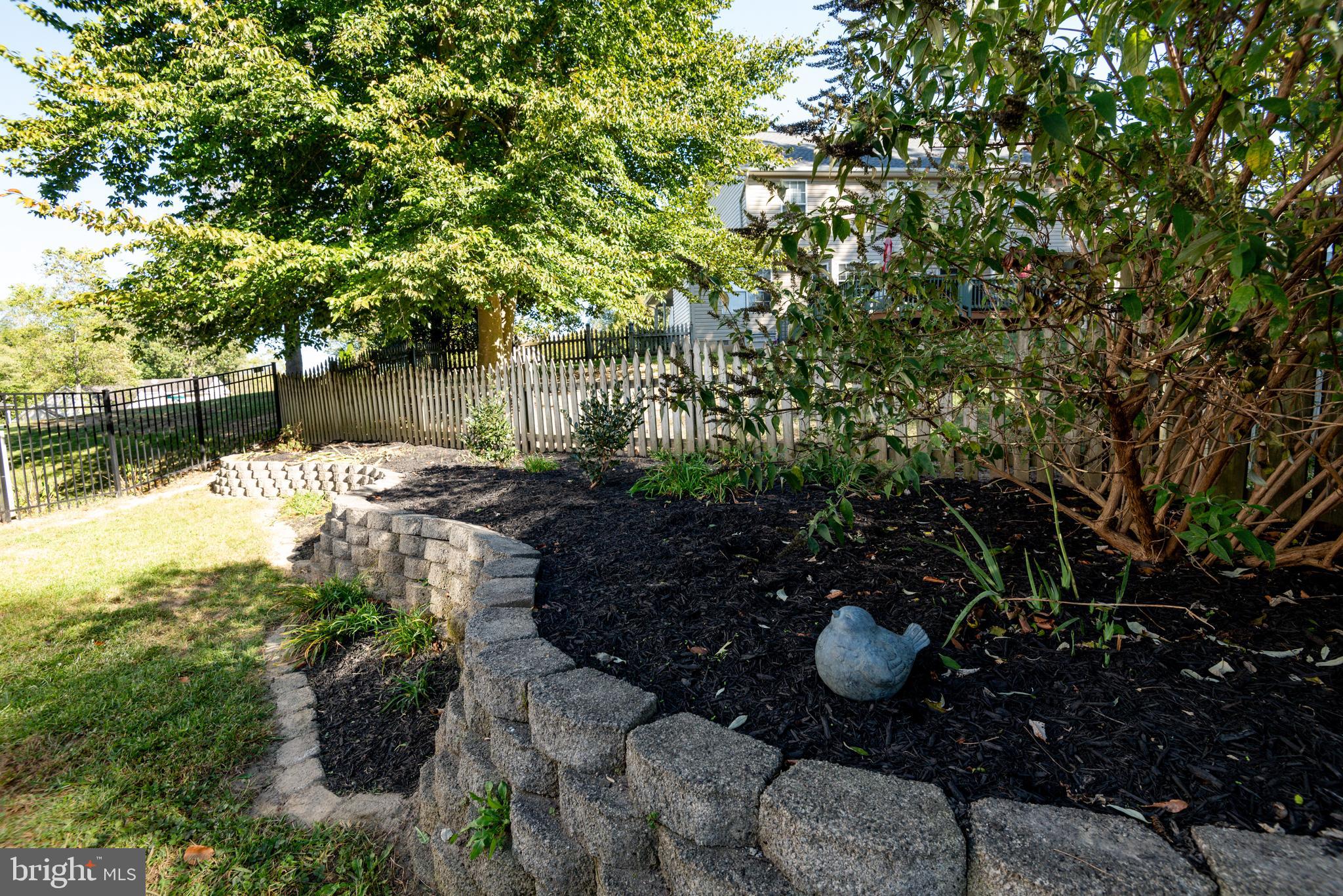 HUNTING QUARTERS - Residential